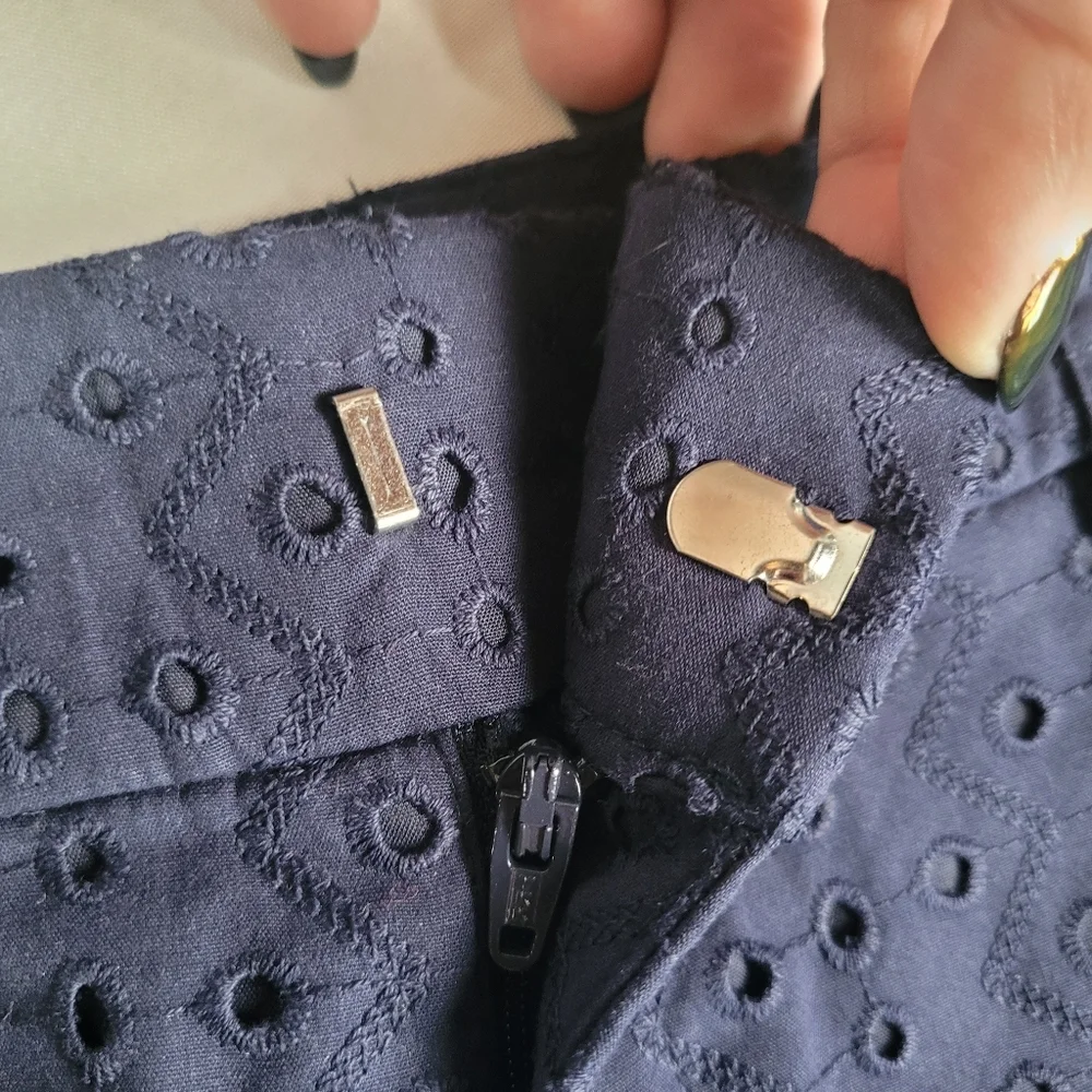 Banana Republic Navy Eyelet Cotton Hampton Chino Shorts Size 10 4